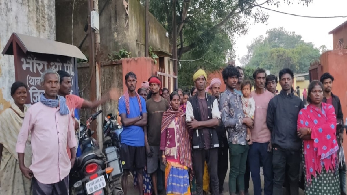 coal smuggling dispute gunfire and bomb blasts in bhaura